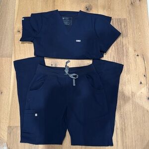 Figs navy set